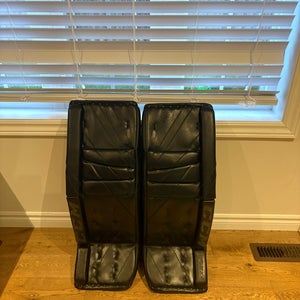 32"  2023 CCM Eflex 5 Goalie Leg Pads Pro Stock (New)