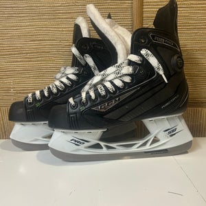 2015 CCM RibCor Maxx Pro Hockey Skates Regular Width   Size 6 (Used)