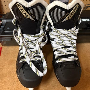 CCM Tacks AS-570 Hockey Skates Regular Width Size 4.5 (New)