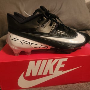 Men's Size M 10.0 (W 11.0) Nike Mid Top Molded Cleats (New)