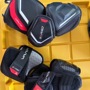 Senior Medium Bauer Vapor X3.0 Elbow Pads (New)