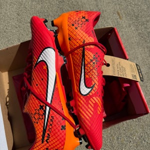 Men's Size M 12.0 (W 13.0) Nike Cleats (New)
