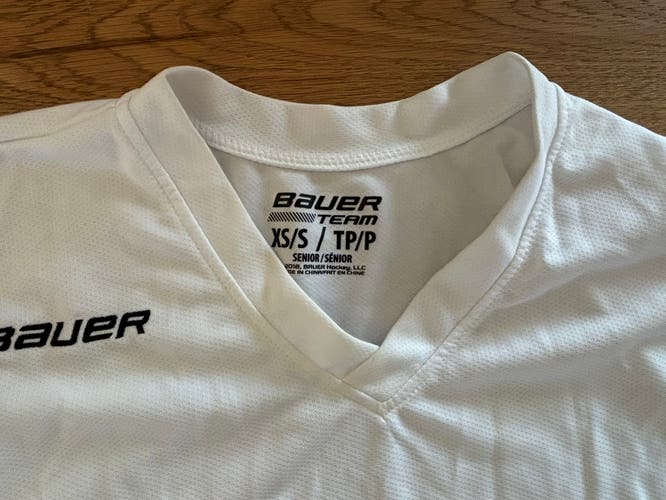 Excellent Condition White Men's Small Bauer Practice Jersey