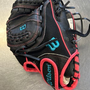 Used Wilson FLASH BB/SB Glove RH Throw Black 11" 11868-S000063368