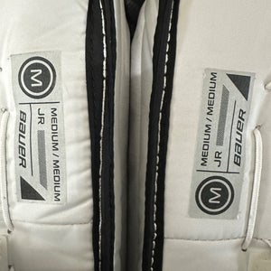 Medium  Bauer Vapor X700 Goalie Leg Pads (Used)