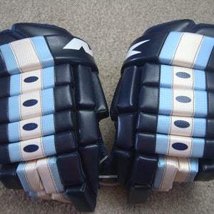 Rare Excellent Condition Muskoka MX Senior Hockey Gloves 13.5" w/Blue Palm