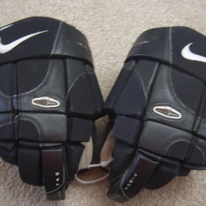 Excellent Condition Nike Ignite 1 Senior Hockey Gloves Black/White