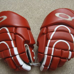 Rare Used Condition Oakley Mace Senior Hockey Gloves size 14" Red/White