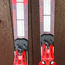 Racing 180 cm Atomic Redster G9 Skis With Bindings Max Din 12 (Used)