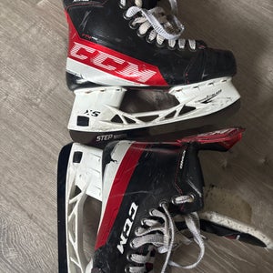 CCM JetSpeed FT4 Pro Hockey Skates Regular Width 6 (Used)