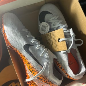 Unisex Size M 3.5 (W 4.5) Youth Nike Low Top Molded Cleats (New)