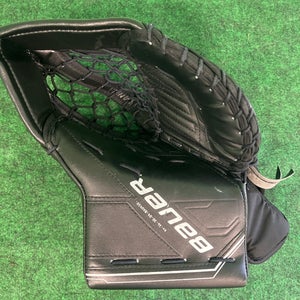Black Intermediate Bauer M5 Pro Goalie Glove Regular (Used)