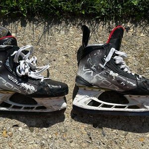 Bauer Vapor Hyperlite Hockey Skates  8 (Used)
