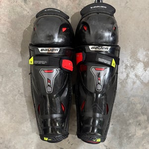 Intermediate Bauer Vapor 3X 14" Shin Pads  (Used)