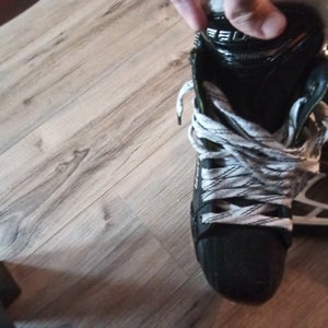 Bauer Supreme M5 Pro Hockey Skates Pro Stock 9 (Used)