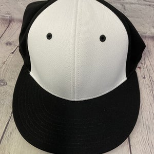 OC Sports Hat Cap Black White Small/Medium Pro Flex FitComfortable Quick Dry NEW