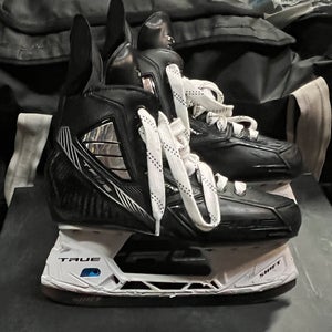 True Pro Custom Hockey Skates Regular Width 7.5 (Used) With Extra Blades!