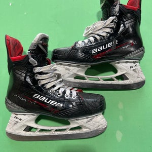 Bauer Vapor X4 Hockey Skates | Size 5.5 Fit 2 | Bauer Aetrex Hockey Insoles