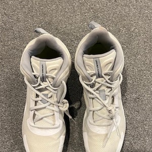 White Men's Size M 12.0 (W 13.0) Adult Under Armour Mid Top Molded Cleats (Used)