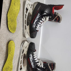 2023 Bauer Vapor X4 Hockey Skates Regular Width 8 (Used)