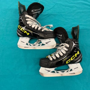 Youth CCM Tacks XF 80 Hockey Skates Regular Width 13.5 (Used)