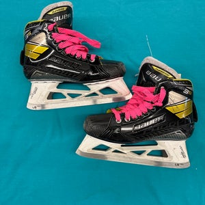 Intermediate Bauer Supreme 3S Hockey Goalie Skates Regular Width 6 (Used)