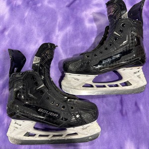 Intermediate Bauer Supreme Mach Hockey Skates Regular Width Size 5.5 (Used)
