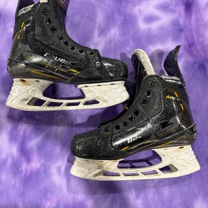 Intermediate Bauer Supreme M5 Pro Hockey Skates Regular Width Size 4 (Used)