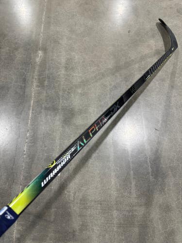 Intermediate Warrior Alpha DX Hockey Stick Right Handed W28M (Used)