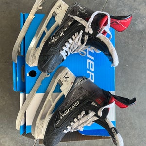 2024 Bauer Vapor 5x pro Hockey Skates Extra Wide Width  Size 3.5 (Used)