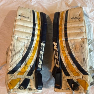 26"  CCM Extreme Flex 400 Goalie Leg Pads (Used)