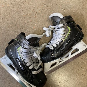 Junior Bauer Elite Hockey Goalie Skates Regular Width Size 3 (Used)