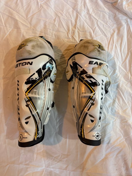 Easton Stealth shin pads
