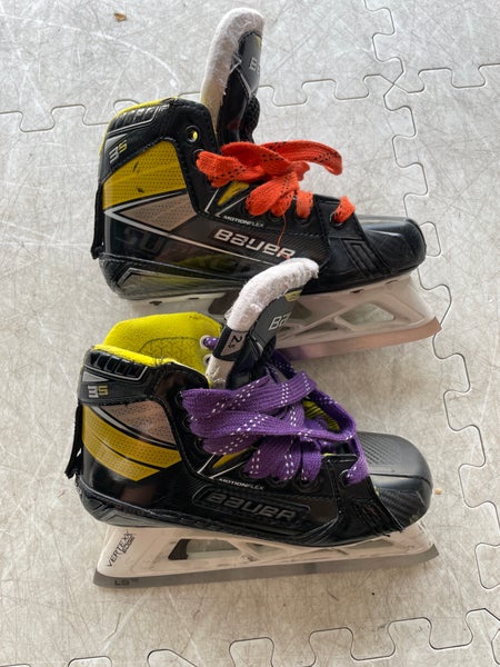 Bauer Supreme 3S Hockey Goalie Skates Regular Width Size 2.5 (Used)