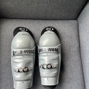 Sher-Wood 5000 Hockey Shin Guards, Size 8”