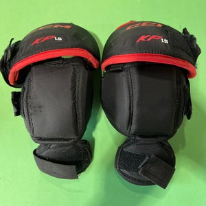 CCM Youth Knee Pads Used)