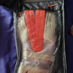 Nike Goalie Gloves (New) Confidence