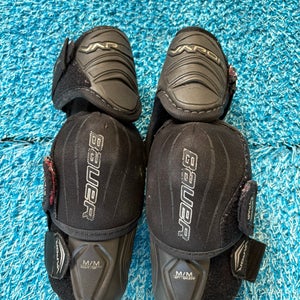 Junior Medium Bauer Vapor X900 Lite Elbow Pads (Used)