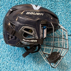 Small/Medium Bauer Hyperlite 2 Helmet (Used)