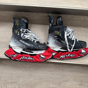 2025 Bauer Vapor Hyperlite 2 Hockey Skates Regular Width Size 4 (Used)