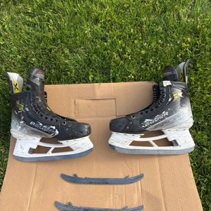 2023 Bauer Vapor Hyperlite 2 Hockey Skates Narrow Width   7 (Used)