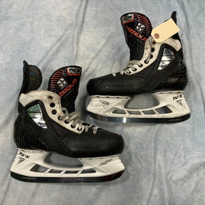 Senior True Pro Custom Hockey Skates Regular Width 7.5 (Used)