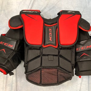 Junior Large CCM Extreme Flex Shield E1.5 Goalie Chest Protector (Used)