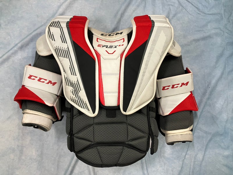 Junior Large/Extra Large CCM Extreme Flex E5.5 Goalie Chest Protector (Used)