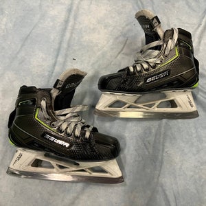Junior Bauer Elite Hockey Goalie Skates Regular Width Size 3 (Used)