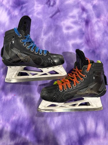 Intermediate Bauer Elite Hockey Goalie Skates Regular Width Size 5 (Used)