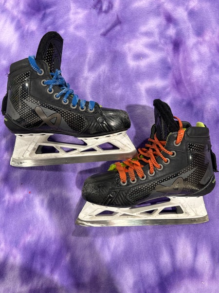 Intermediate Bauer Elite Hockey Goalie Skates Regular Width Size 5 (Used)
