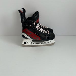 Like New Intermediate CCM JetSpeed FT6 Hockey Skates Size 5 Wide
