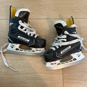 Bauer Hockey Skates 8 (Used)