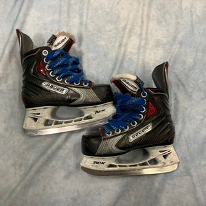 Youth Bauer Vapor X100 Hockey Skates Regular Width 11 (Used)